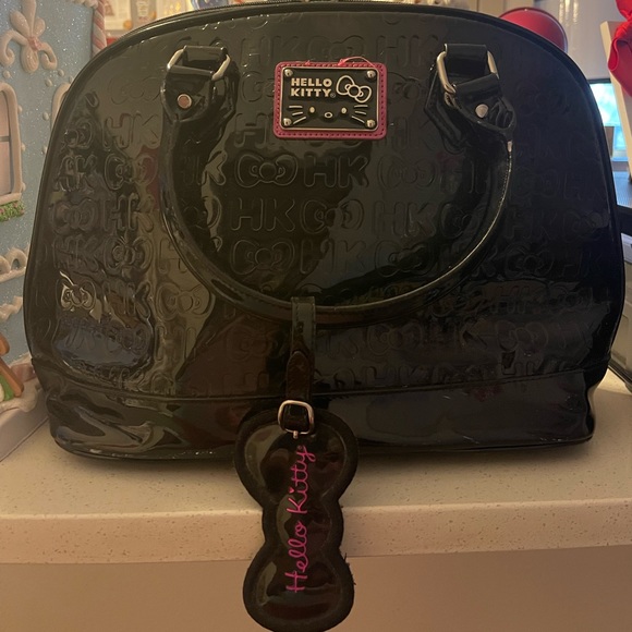Hello Kitty Handbags - Hello Kitty Black Patent Bag
